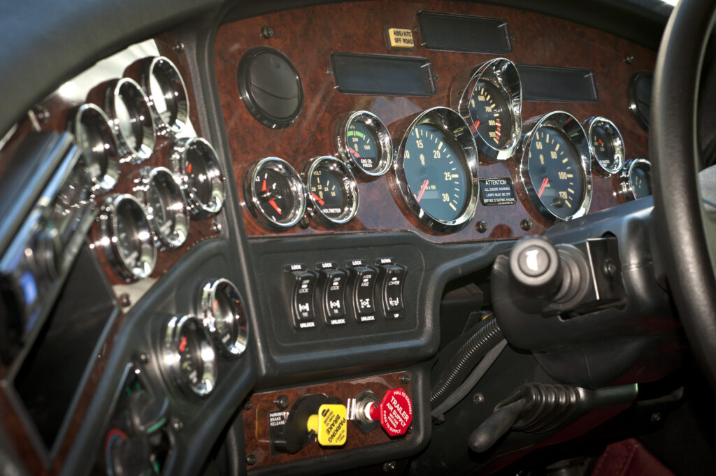 Dane Ballinger’s Klos-built Kenworth K200 from the Australian Custom Trucks archive
