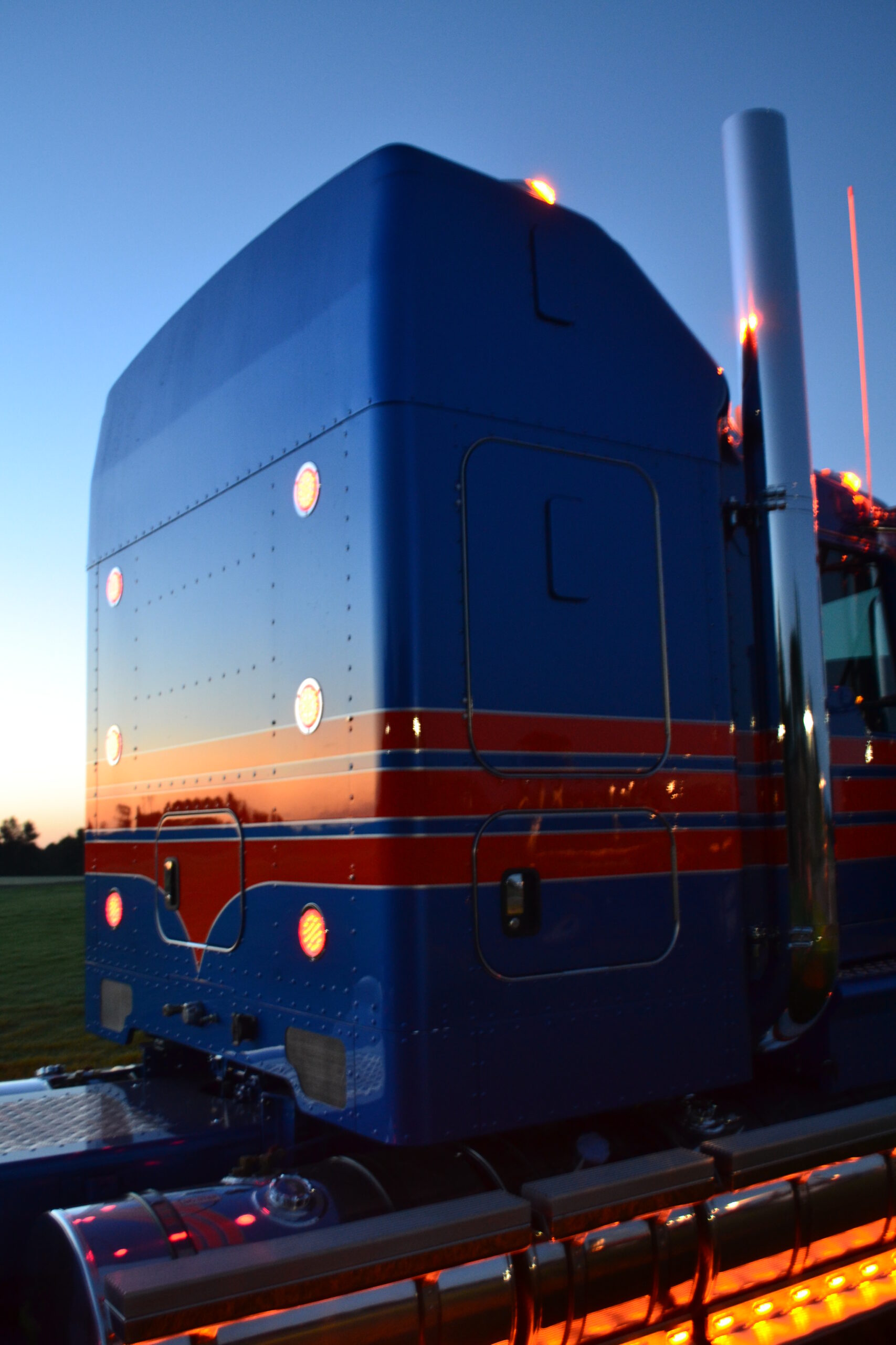 Dave Vella’s orange-accented Kenworth T909 — archive photograph 2