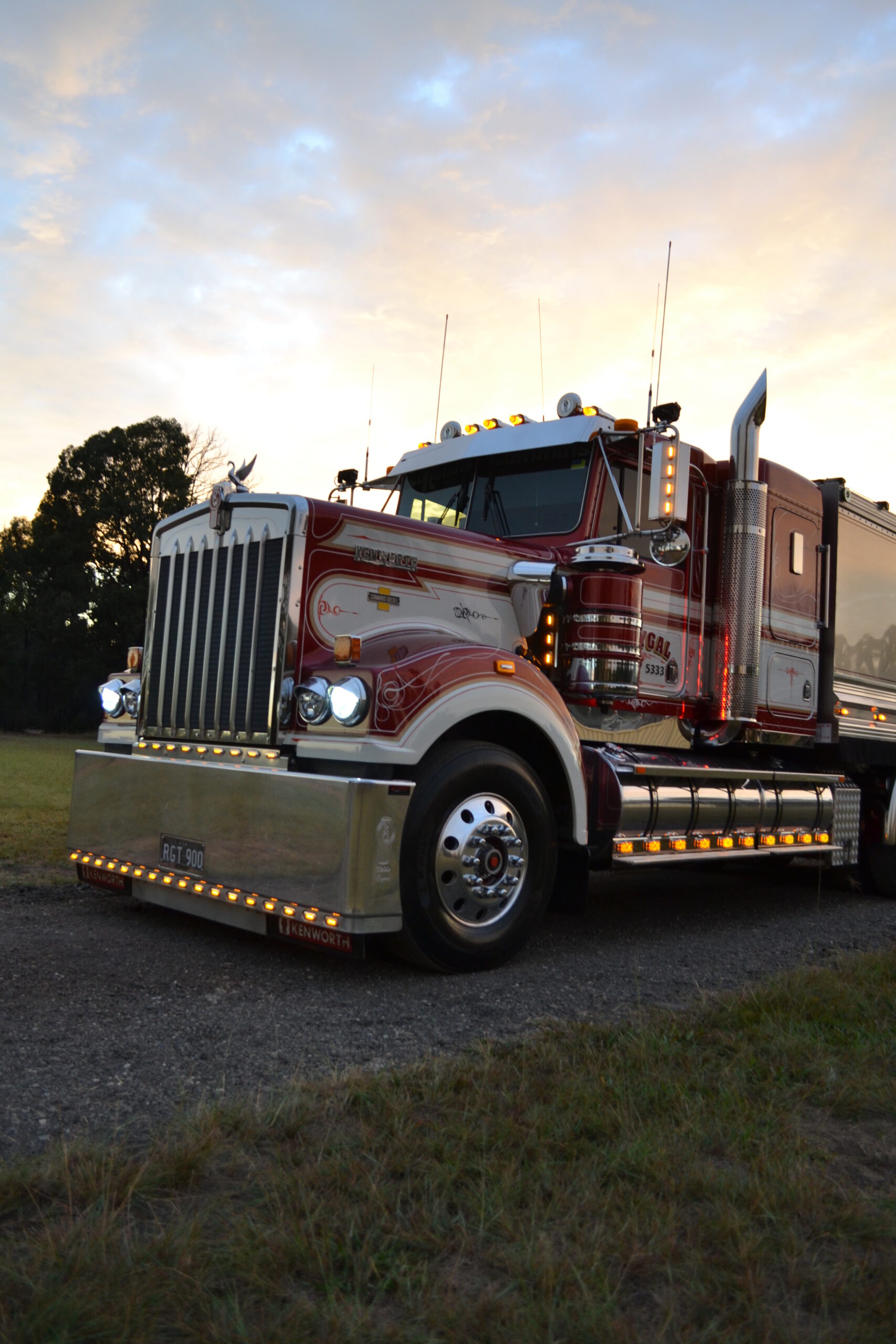 Archive view of a Raygal Landscapes Kenworth T900