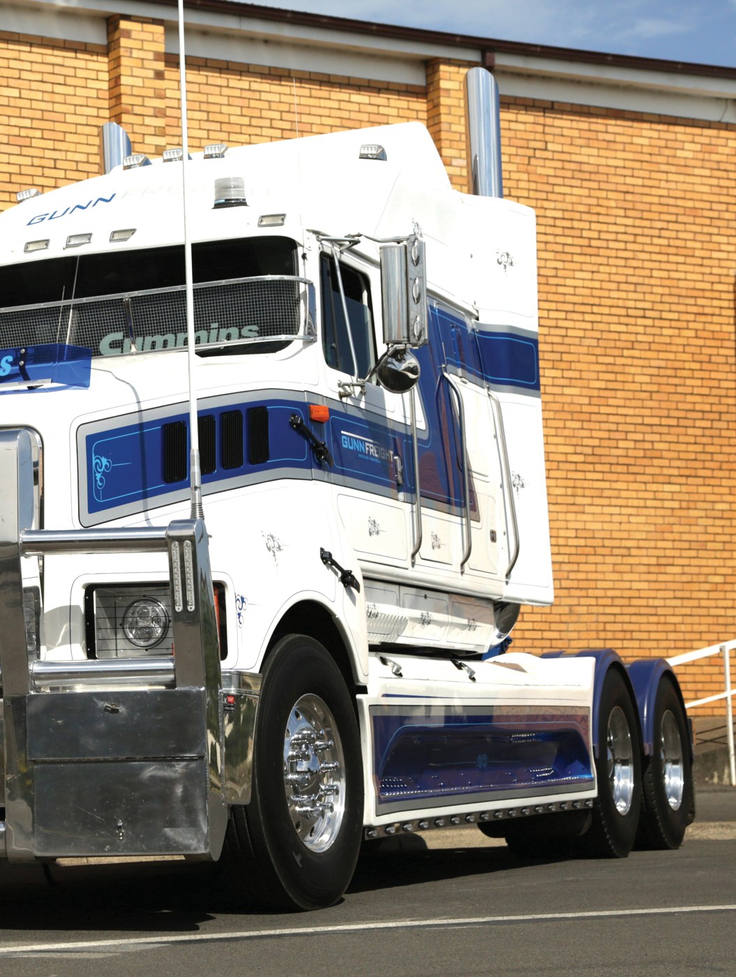 Young Gunn — Shannon Gunn’s one-off International Transtar — archive photograph 3