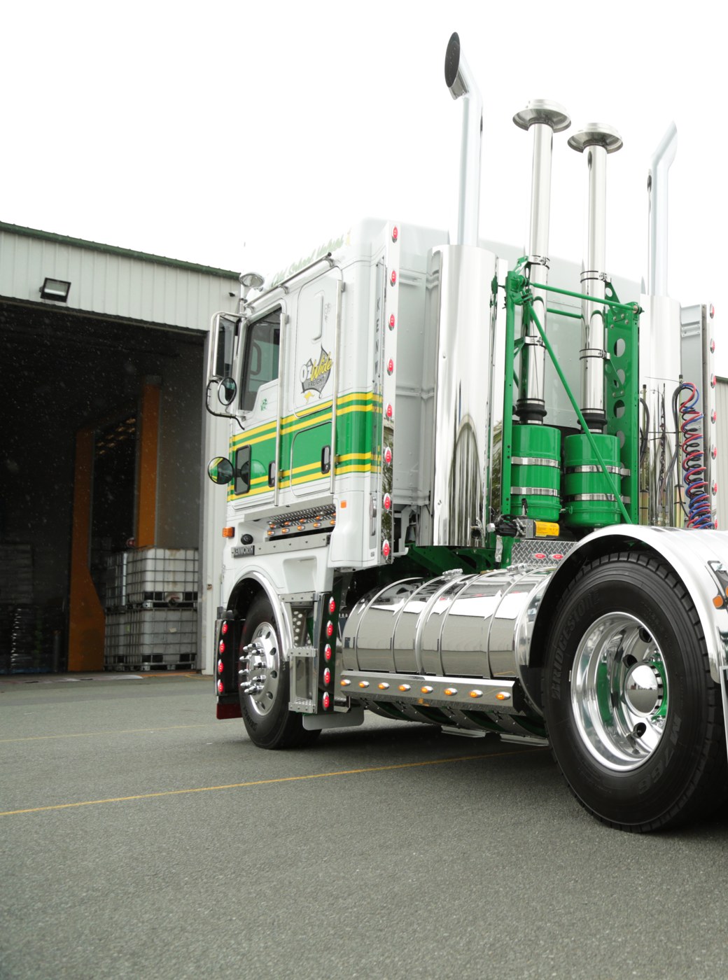 Flat Top — OzWide Freight’s custom Kenworth K200 — archive photograph 2
