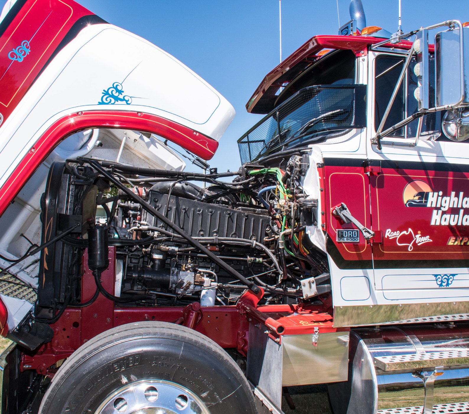 Louisville Legend — Highland Haulage’s restored Ford LTL 9000 — archive photograph 3