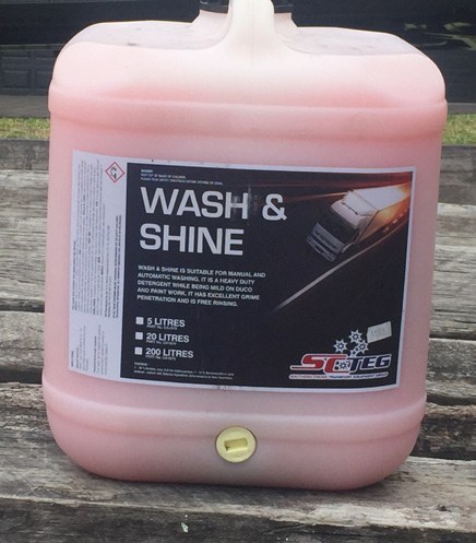 Testing Times — Ron Duncan reviews SCTEG Wash & Shine — archive photograph 2