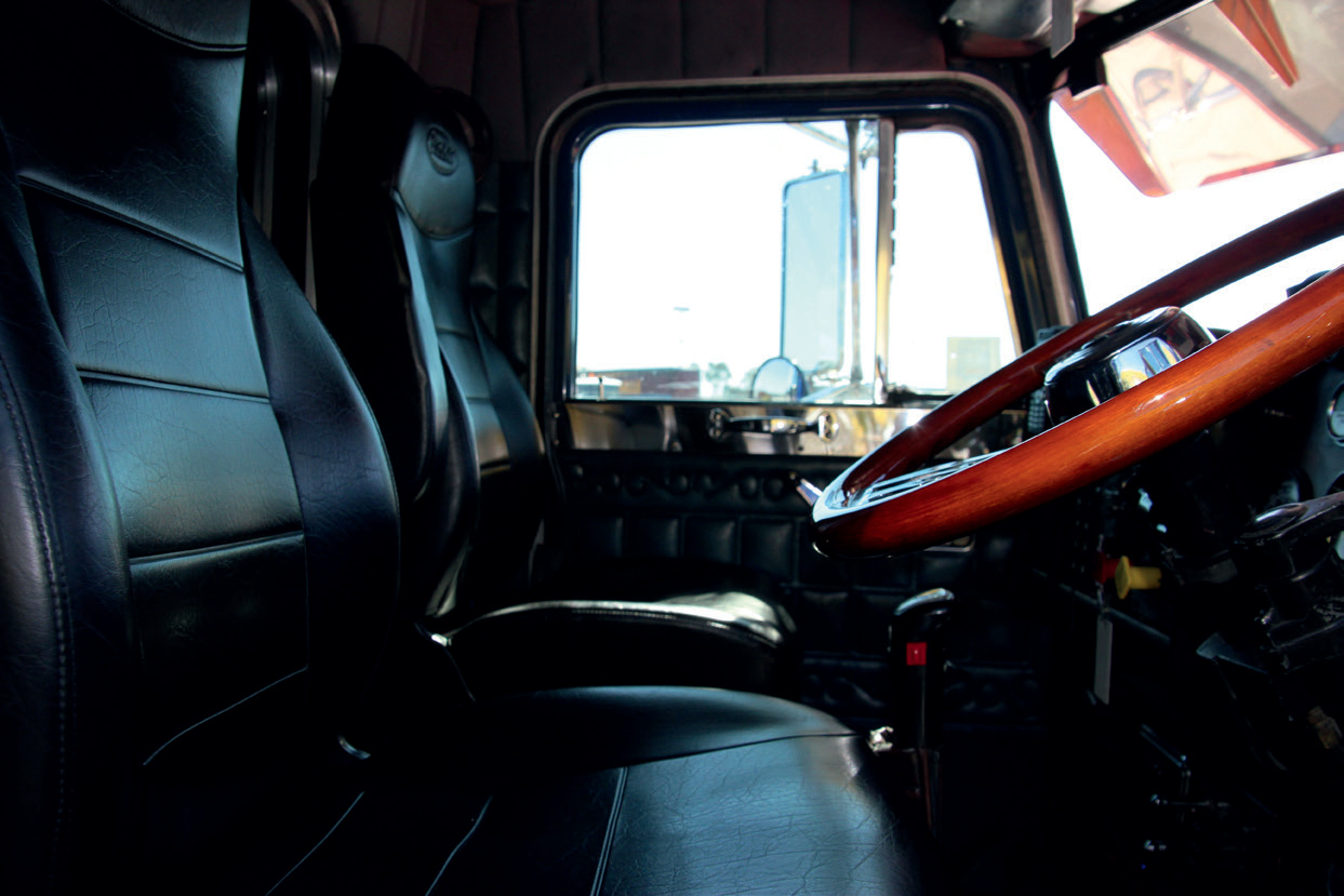 Optimus Prime: Marshall Watego’s Peterbilt 359 — original ACT archive photograph