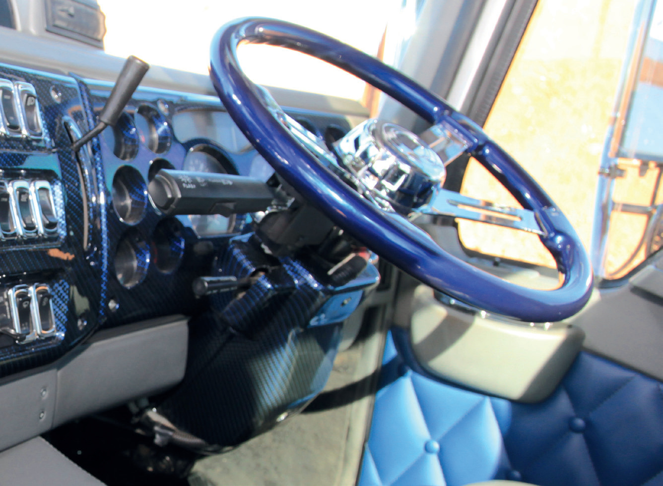 Mega Mack: Megatip’s rebuilt Superliner — original ACT archive photograph