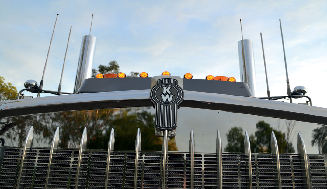 Destined to Be Cool: Steve Martignago’s Kenworth T909 — original ACT archive photograph