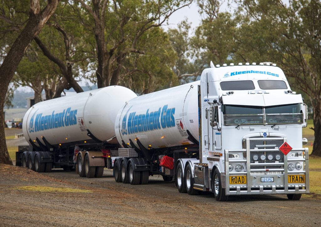 All Gassed Up: Forge Transport’s custom Kenworth K200