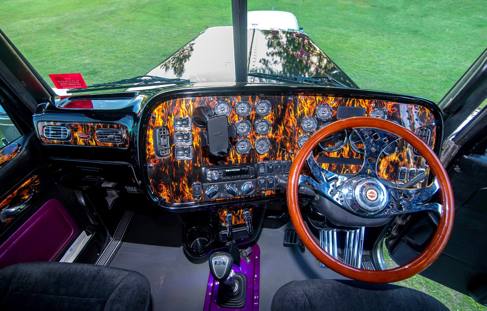 Memphis Flash: Ray Fleming’s Peterbilt 379 — original archive photograph
