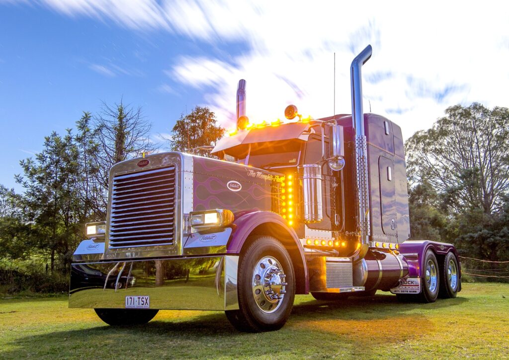 Memphis Flash: Ray Fleming’s Peterbilt 379