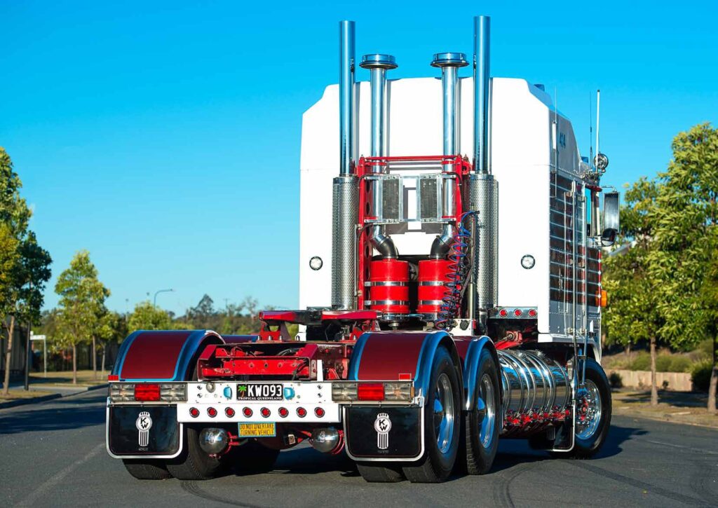 Old School Cool: Trevor Smith’s Kenworth K100E
