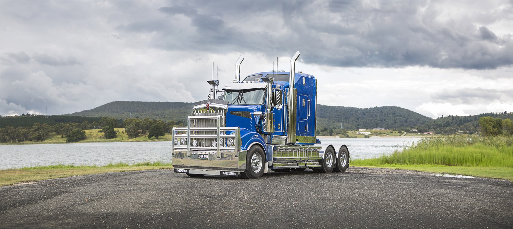 Voodoo Blue: Justin Dukes’ A & I-customised Kenworth T909 — archive photograph 3
