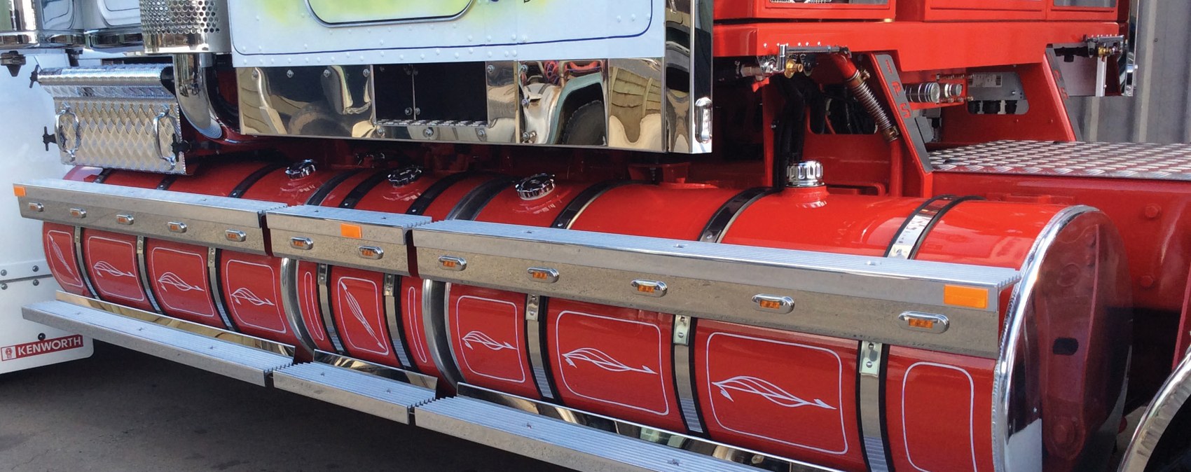 Speechless — John and Karen Duggan’s Kenworth Legend 950 — archive photograph 3